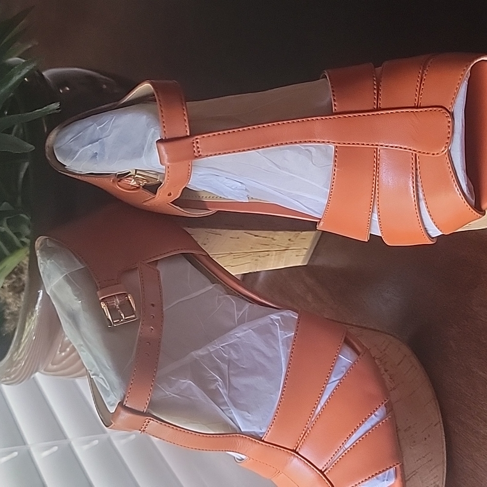 Michael kors shoes - Picture 2 of 6
